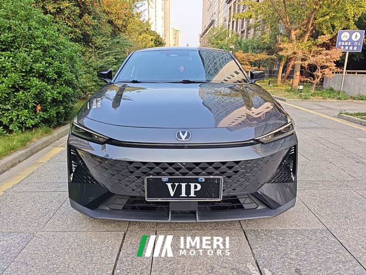 Changan UNI-V 1.5T Premium Edition - ავტომობილი ჩინეთიდან