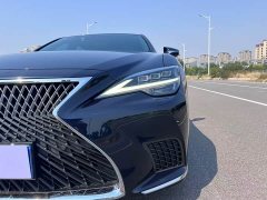Lexus LS 500h Premium - ფოტო 16