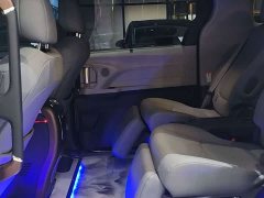 Toyota Gravia 2.5L Hybrid Comfort Edition - ფოტო 12