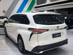 Toyota Gravia 2.5L Hybrid Comfort Edition - ფოტო 16