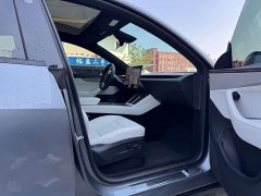 Tesla Model Y Rear-Wheel Drive - ფოტო 9
