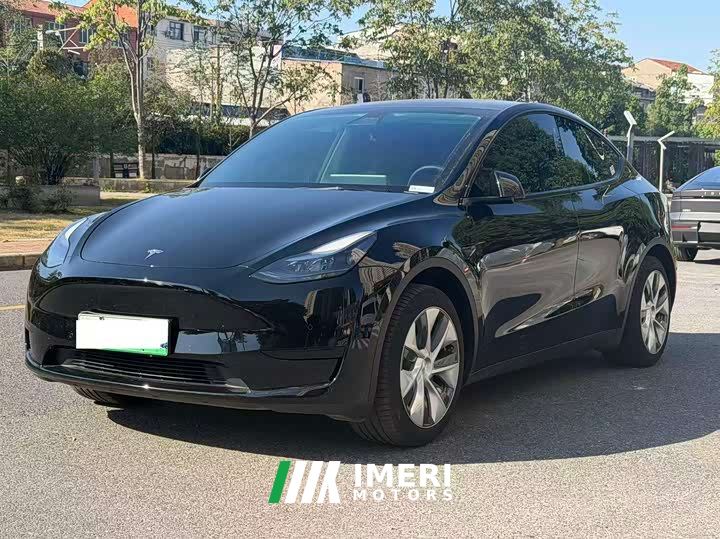 Tesla Model Y Facelift Rear-Wheel Drive
