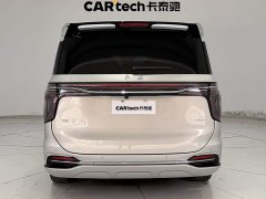 FAW Red Flag HQ9 2.0T Smart Connected Premium Edition - ფოტო 6