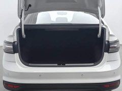 Volkswagen Lavida 2023 Sharp 1.5L Automatic New Yi Edition - ფოტო 16