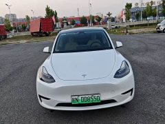 Tesla Model Y Rear-Wheel Drive - ფოტო 2