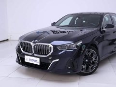 BMW 5 Series 530Li Luxury M Sport Package - ფოტო 3