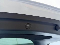 Tesla Model Y Rear-Wheel Drive - ფოტო 12