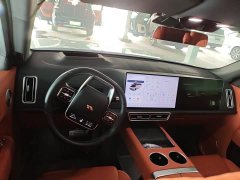 Li Auto L8 Ultra Smart Refresh Edition - ფოტო 3