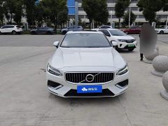 Volvo S60 B4 Smart Luxury Edition - ფოტო 2