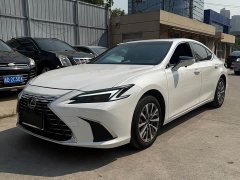 Lexus ES 200 Premium Edition - ფოტო 1