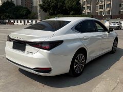 Lexus ES 200 Premium Edition - ფოტო 16