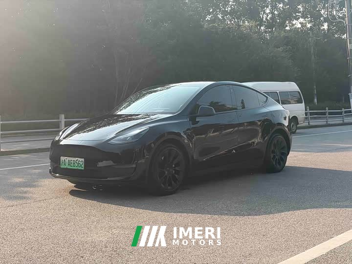 Tesla Model Y Standard Range RWD