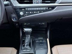 Lexus ES 2020 300h Premium Edition - ფოტო 16