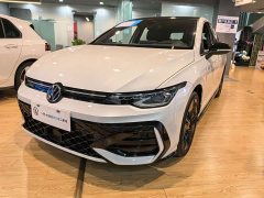 Volkswagen Golf 300TSI R-Line - ფოტო 1