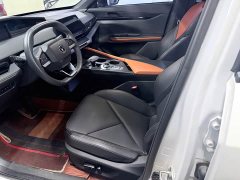 Changan UNI-V Smart Electric iDD 1.5T 113km Smart Fun Edition - ფოტო 8