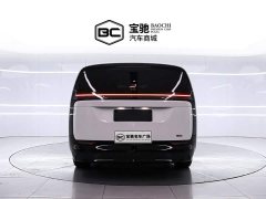Li Auto Li Xiang MEGA Ultra - ფოტო 4