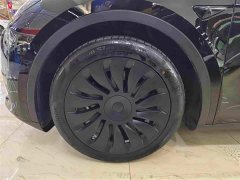 Tesla Model Y Standard Range RWD - ფოტო 10