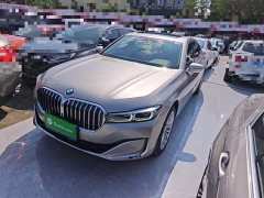 BMW 7 Series 730Li Luxury Package - ფოტო 1