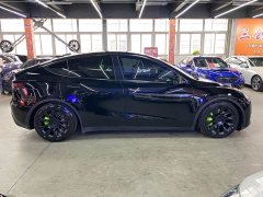 Tesla Model Y Long Range All-Wheel Drive - ფოტო 4