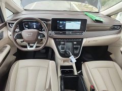 FAW Besturn M9 2.0T Premium - ფოტო 9