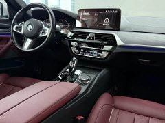 BMW 5 Series 530Li Luxury M Sport Package - ფოტო 8