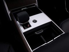 Land Rover Range Rover 2025 3.0L V6 400PS Extended Wheelbase Prestige Edition - ფოტო 10