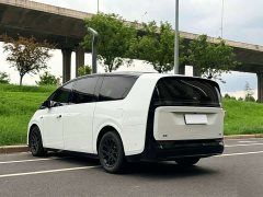 Li Auto MEGA Home Family Edition - ფოტო 7