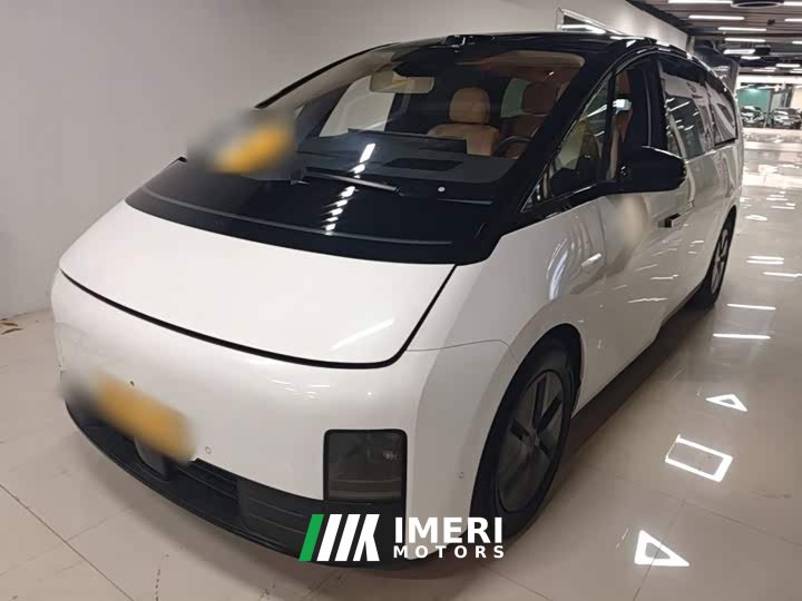 Li Auto MEGA Home Family Edition