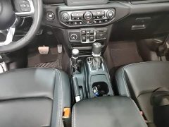 Jeep Wrangler 2.0T Sahara Four-Door - ფოტო 9