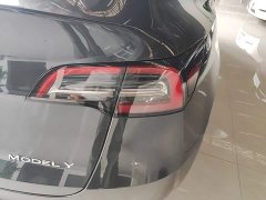 Tesla Model Y Rear-Wheel Drive - ფოტო 8