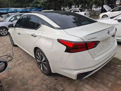 Nissan Teana 2.0L XL Comfort - ფოტო 4