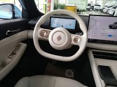 Baojun Yunhai 140km Plug-in Hybrid - ფოტო 11