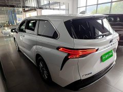 Toyota Sienna 2021 2.5L Hybrid Premium Edition - ფოტო 4
