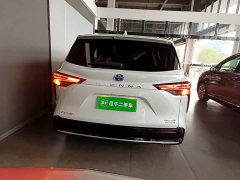 Toyota Sienna 2021 2.5L Hybrid Premium Edition - ფოტო 5