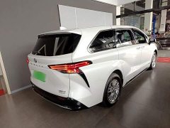 Toyota Sienna 2021 2.5L Hybrid Premium Edition - ფოტო 6