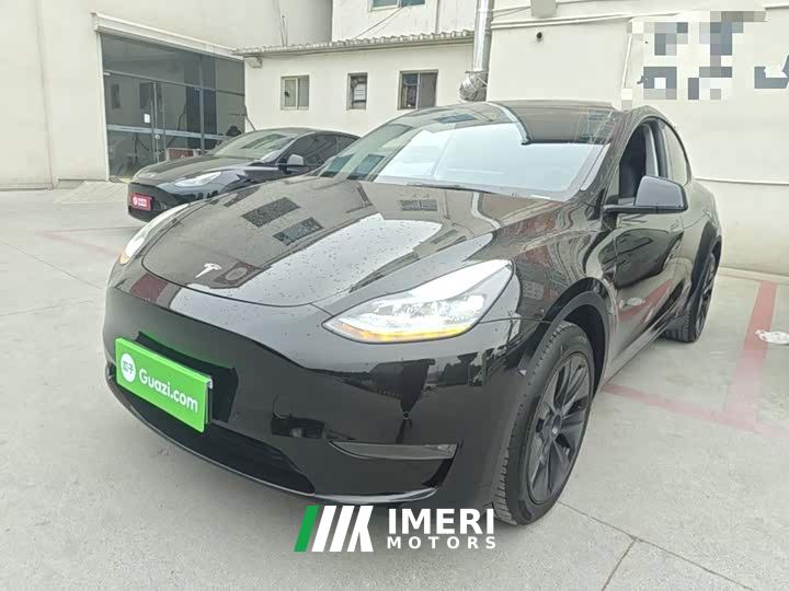 Tesla Model Y Long Range All-Wheel Drive