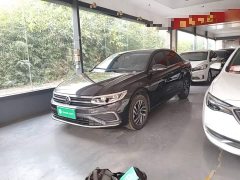 Volkswagen Bora 200TSI DSG Comfort Navigation Edition - ფოტო 1
