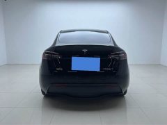 Tesla Model Y Rear-Wheel Drive - ფოტო 15