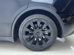 Tesla Model Y Rear-Wheel Drive - ფოტო 9