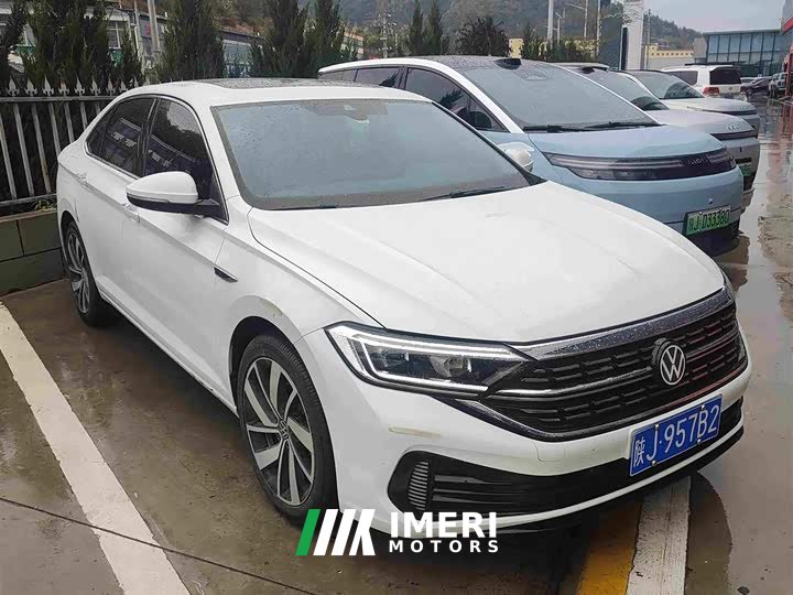 Volkswagen Sagitar 300TSI DSG Excellence Edition