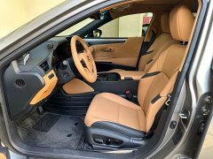 Lexus ES 200 Premium Edition - ფოტო 13