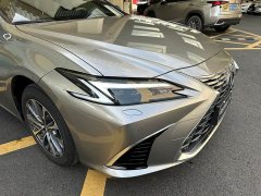 Lexus ES 200 Premium Edition - ფოტო 3