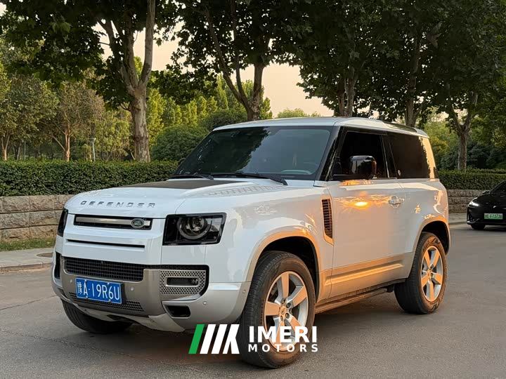 Land Rover Defender 90 2.0T P300 Tiger Ambition Edition