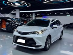 Toyota Sienna 2.5L Hybrid Luxury - ფოტო 1