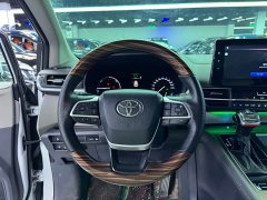 Toyota Sienna 2.5L Hybrid Luxury - ფოტო 11