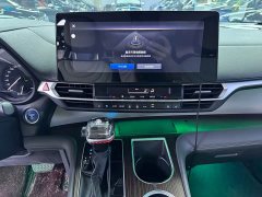 Toyota Sienna 2.5L Hybrid Luxury - ფოტო 12