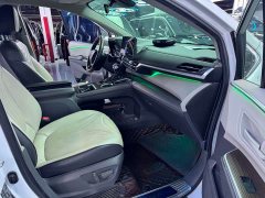 Toyota Sienna 2.5L Hybrid Luxury - ფოტო 15