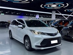 Toyota Sienna 2.5L Hybrid Luxury - ფოტო 3