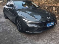 Hyundai Elantra 2023 1.5L CVT Luxury - ფოტო 3