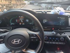 Hyundai Elantra 2023 1.5L CVT Luxury - ფოტო 9